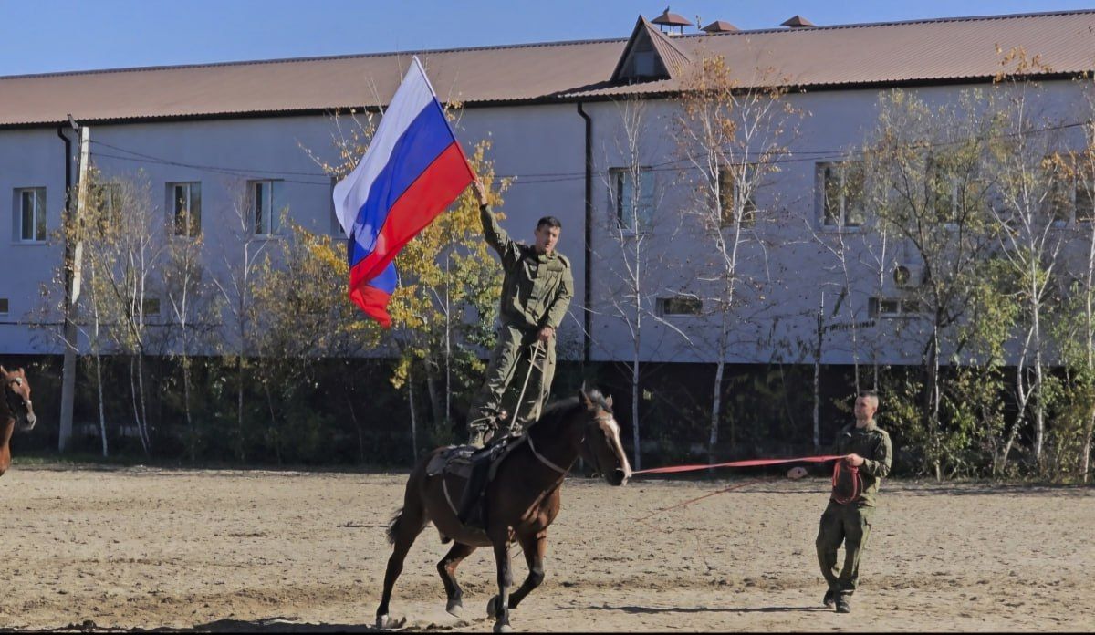 Более 300 ветеранов СВО и их родных в Приамурье нашли душевное равновесие благодаря иппотерапии Более 300 ветеранов СВО и их родных в Приамурье нашли душевное равновесие благодаря иппотерапии