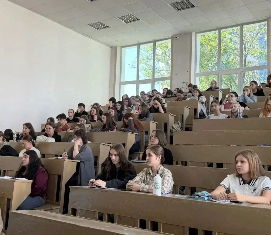 Студенты БГПУ и АмГУ познакомились с возможностями карьерного старта в Правительстве области Студенты БГПУ и АмГУ познакомились с возможностями карьерного старта в Правительстве области