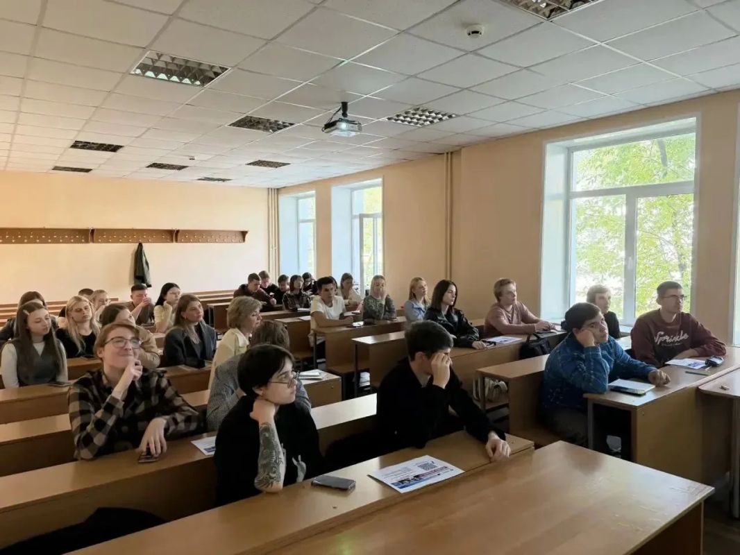Студенты БГПУ и АмГУ познакомились с возможностями карьерного старта в Правительстве области Студенты БГПУ и АмГУ познакомились с возможностями карьерного старта в Правительстве области