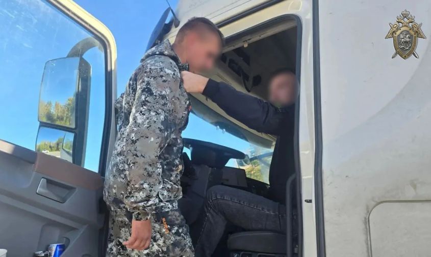 На федеральной трассе «Амур» пьяный мигрант избил инспектора ГАИ, пока пытался от него сбежать