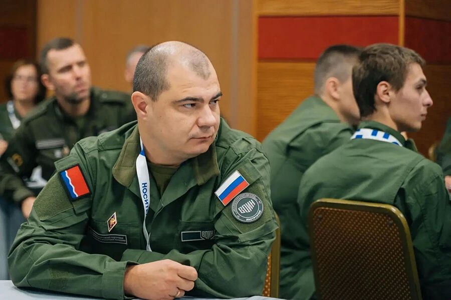 Инструктор филиала центра «ВОИН» в Амурской области Ярослав Гуськов предотвратил трагедию на борту самолета