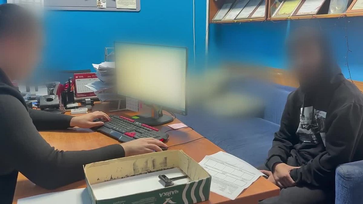 Сотрудниками уголовного розыска полиции Благовещенска в результате проведённых оперативно-розыскных мероприятий задержан местный житель, 2007 года рождения, подозреваемый в совершении преступления, предусмотренного ч. 5 ст....