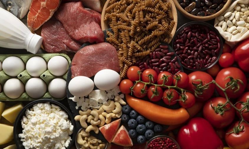 В августе минимальная продуктовая корзина стала доступнее для россиян — стоимость снизилась на 2,4 %