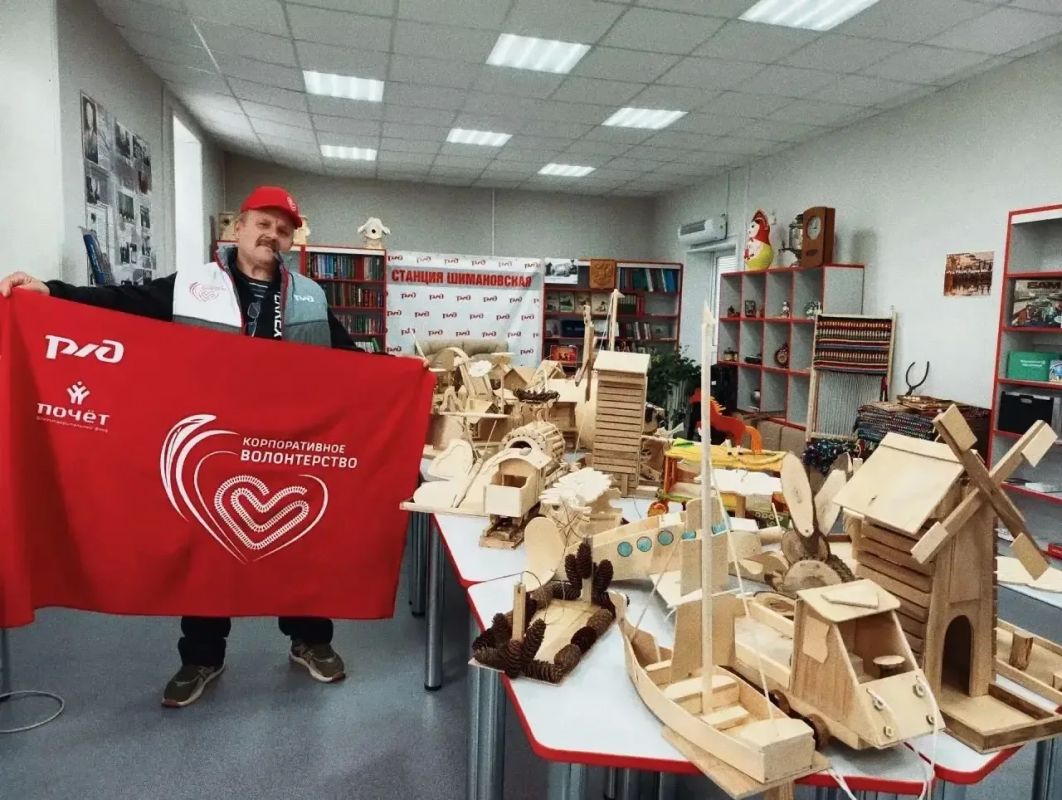 Серебряный волонтёр из Шимановска сделал больше 40 кормушек для птиц Серебряный волонтёр из Шимановска сделал больше 40 кормушек для птиц