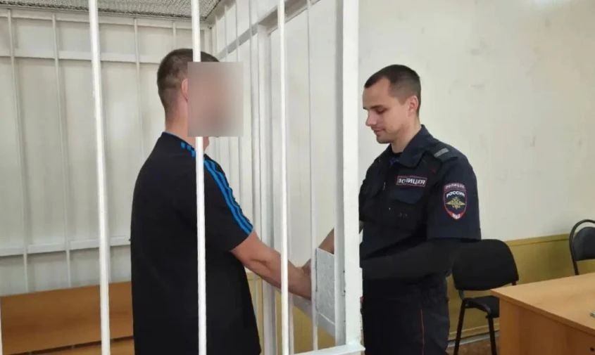 В Приамурье у экс-сотрудников ГАИ, осужденных за подставные ДТП, конфисковали машину и деньги