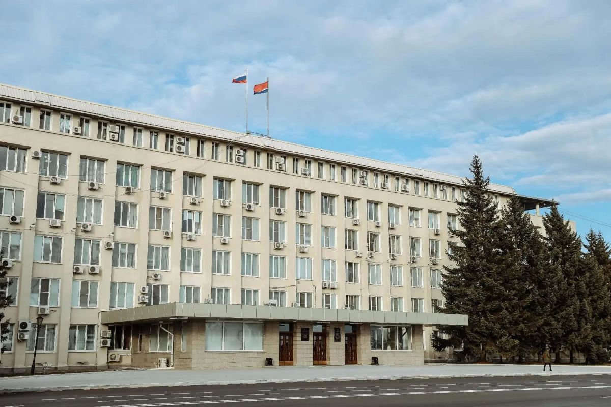 Сегодня в региональном парламенте пройдет первая (установочная) сессия депутатов Законодательного Собрания Амурской области в новом составе