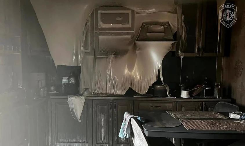 В Тамбовке после пожара в двухэтажном доме «потек» натяжной потолок