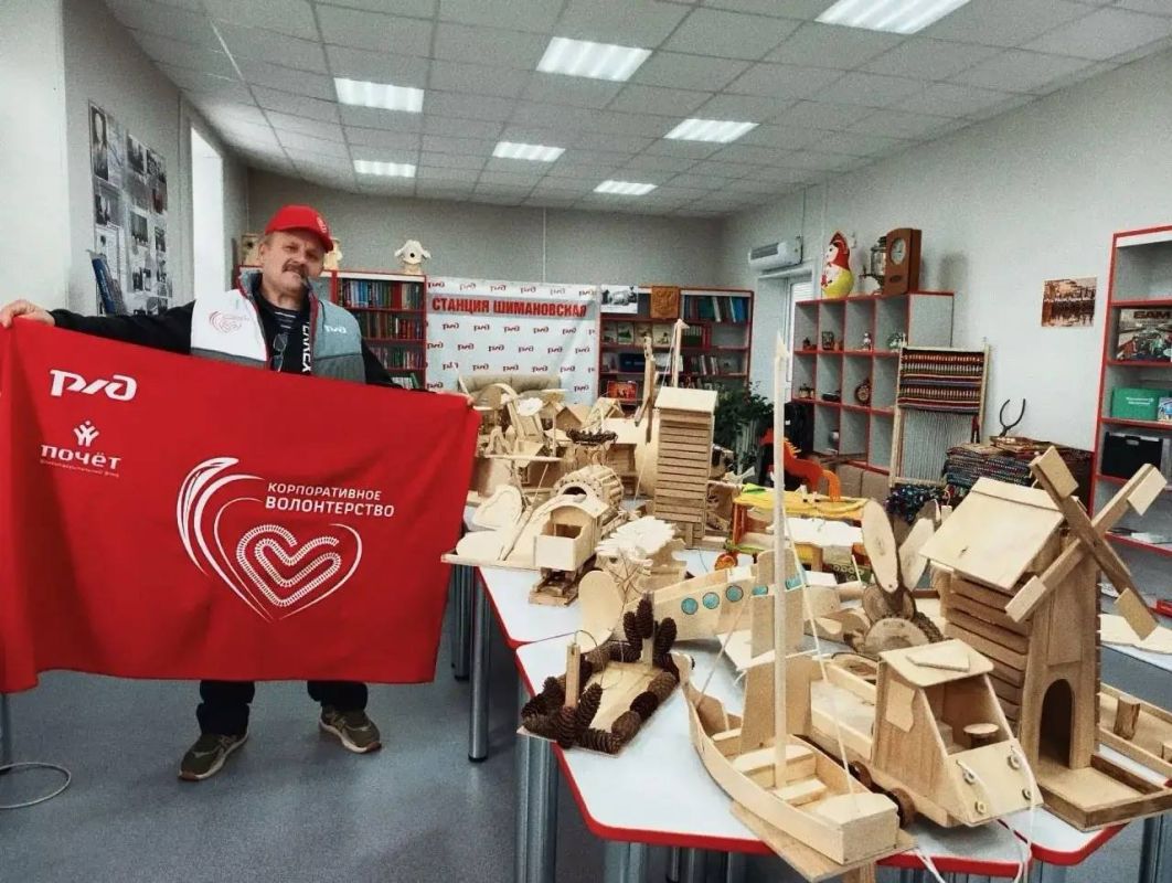 Серебряный волонтёр из Шимановска сделал больше 40 кормушек для птиц Серебряный волонтёр из Шимановска сделал больше 40 кормушек для птиц