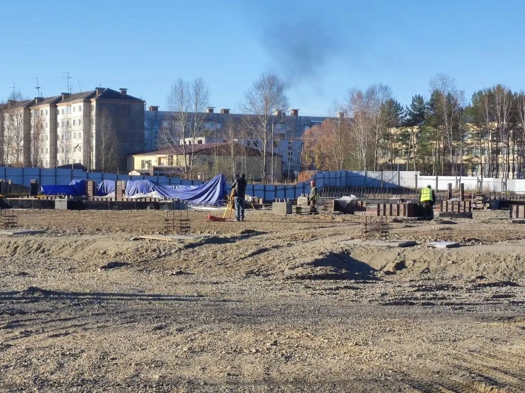 В Февральске бетонируют фундамент будущего физкультурно-оздоровительного комплекса В Февральске бетонируют фундамент будущего физкультурно-оздоровительного комплекса