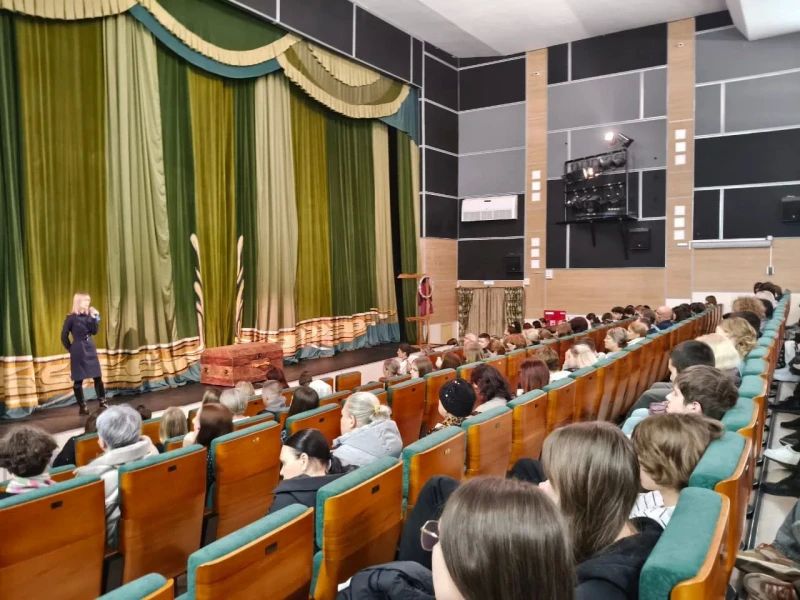 Театр против мошенников: в Тынде школьникам рассказали о безопасности в цифровом мире