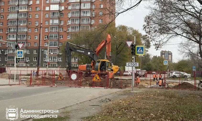 Часть улицы Октябрьской в Благовещенске откроют для транспорта до конца месяца
