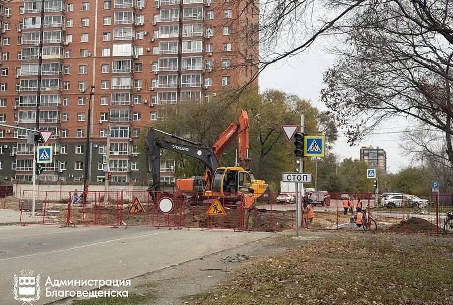 В Благовещенске продолжается ремонт улицы Октябрьской