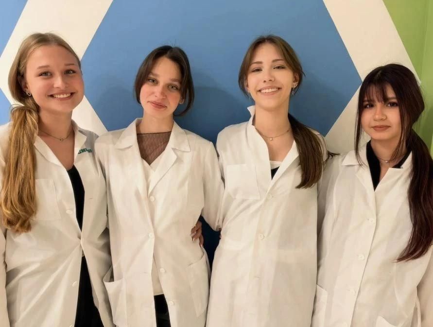Благовещенские школьницы — в финале Всероссийского хакатона по нанотехнологиям!
