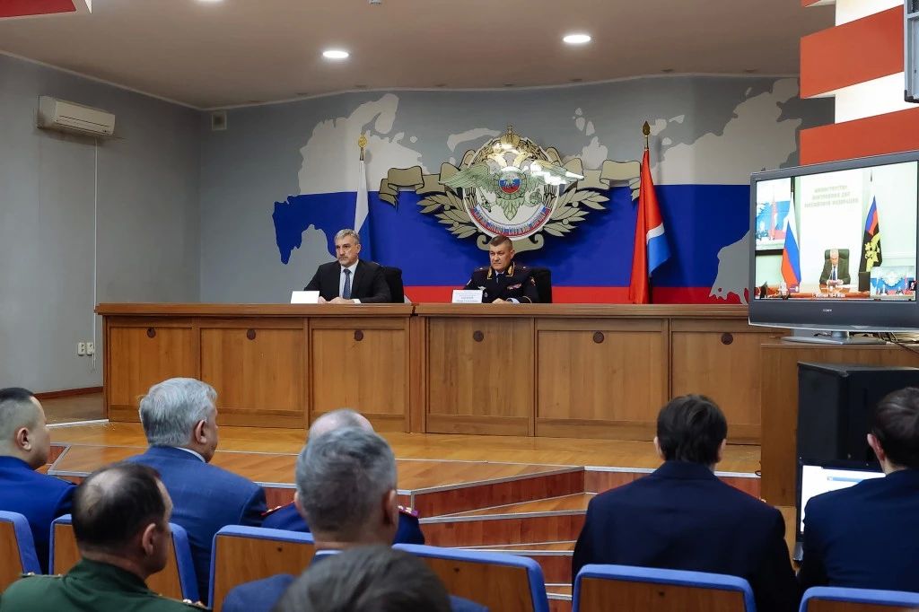 Василий Орлов: Поздравил со вступлением в должность руководителя Управления МВД России по Амурской области Айдара Абрарова