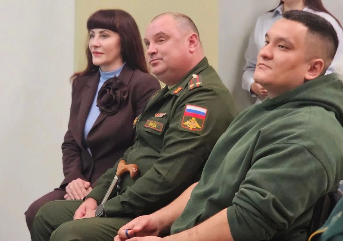 Возможность вести активную самостоятельную жизнь: амурские ветераны СВО получили новые автомобили Возможность вести активную самостоятельную жизнь: амурские ветераны СВО получили новые автомобили