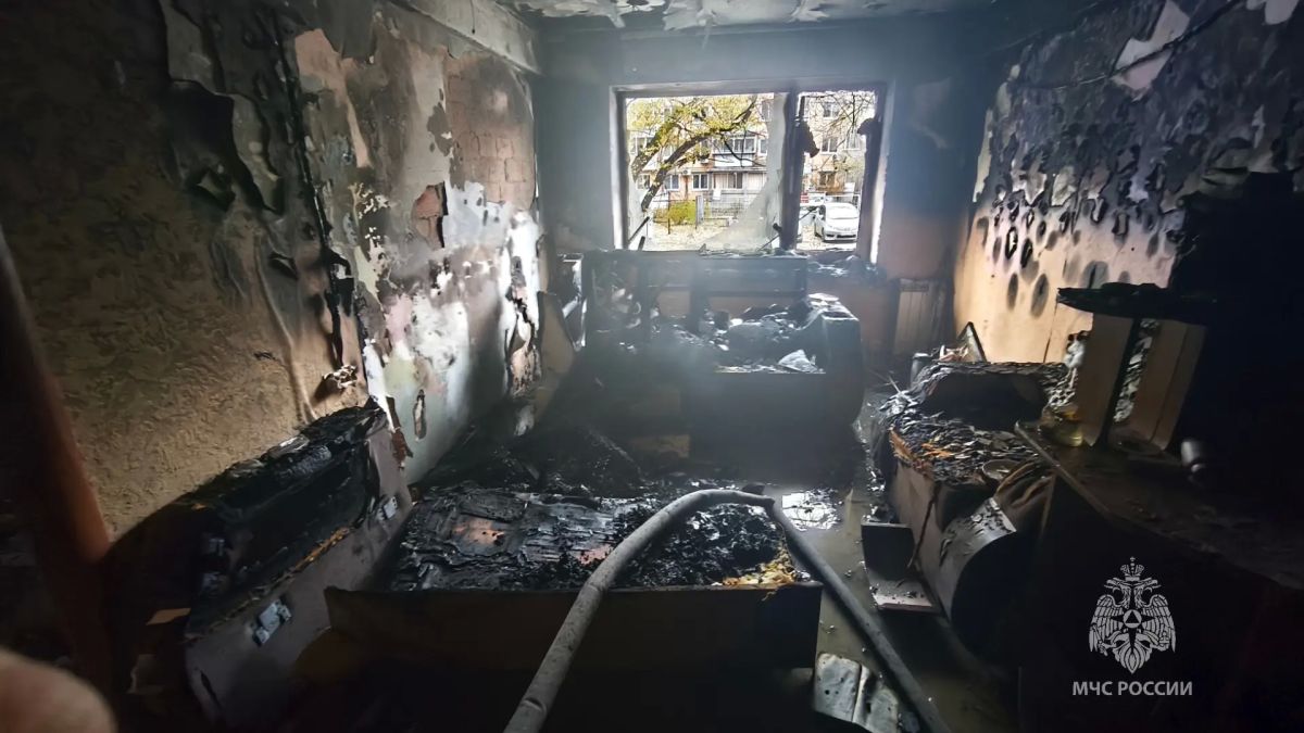 В Благовещенске пожарные спасли четверых человек В Благовещенске пожарные спасли четверых человек