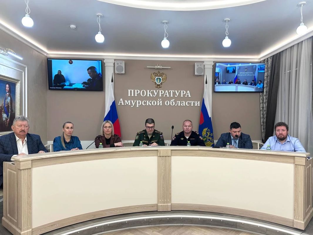 Прокурор Амурской области провел личный прием жителей Райчихинска: на контроле - вопросы медицины, благоустройства и соцподдержки Прокурор Амурской области провел личный прием жителей Райчихинска: на контроле - вопросы медицины, благоустройства и соцподдержки