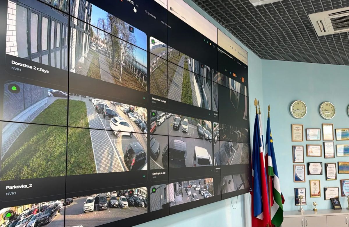 Выехал в ЕДДС, чтобы обсудить дальнейшее развитие системы видеонаблюдения в городе Выехал в ЕДДС, чтобы обсудить дальнейшее развитие системы видеонаблюдения в городе