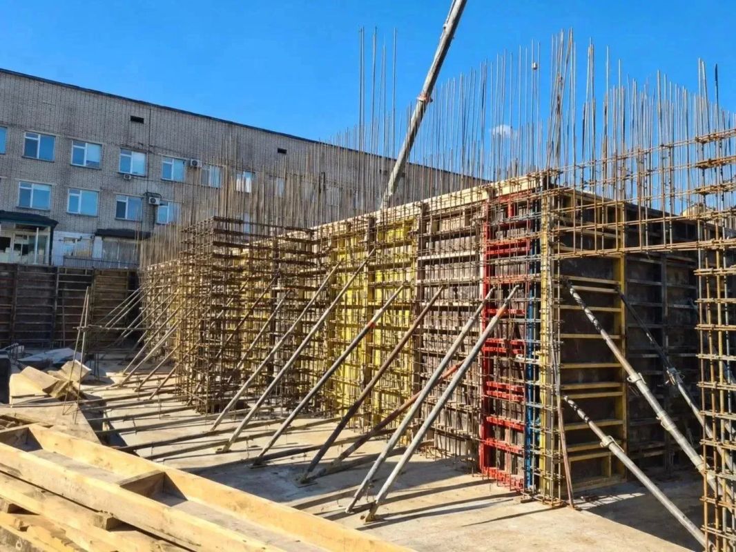 В Белогорске новый терапевтический корпус больницы свяжут теплым переходом с отделением хирургии