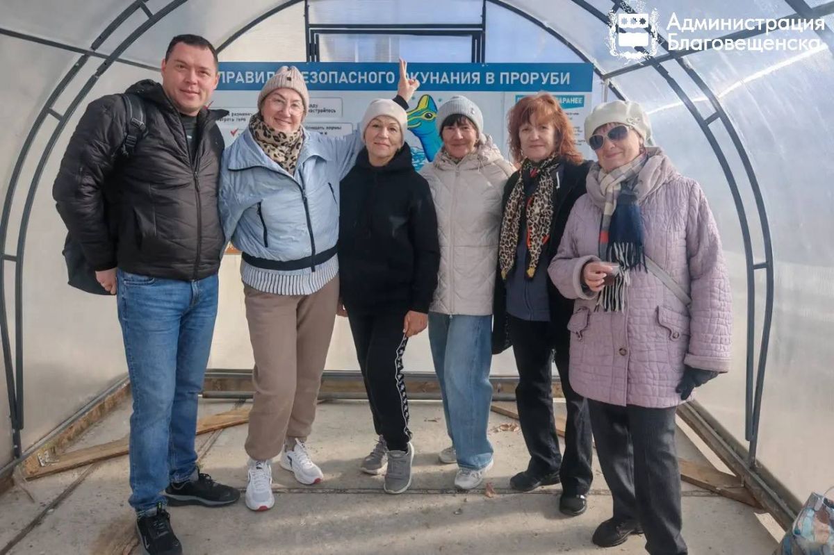 На Пограничном пляже достроили понтонный бассейн На Пограничном пляже достроили понтонный бассейн