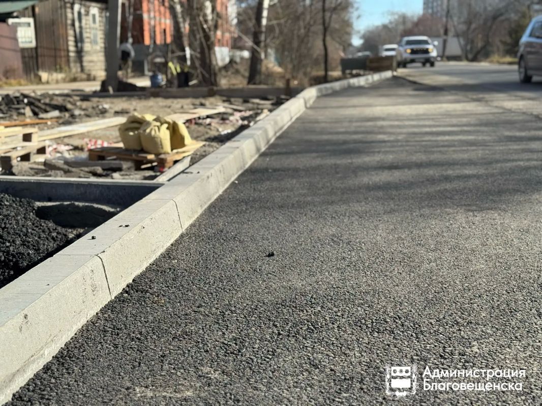 В Благовещенске заасфальтировали место будущей остановки на Пролетарской В Благовещенске заасфальтировали место будущей остановки на Пролетарской