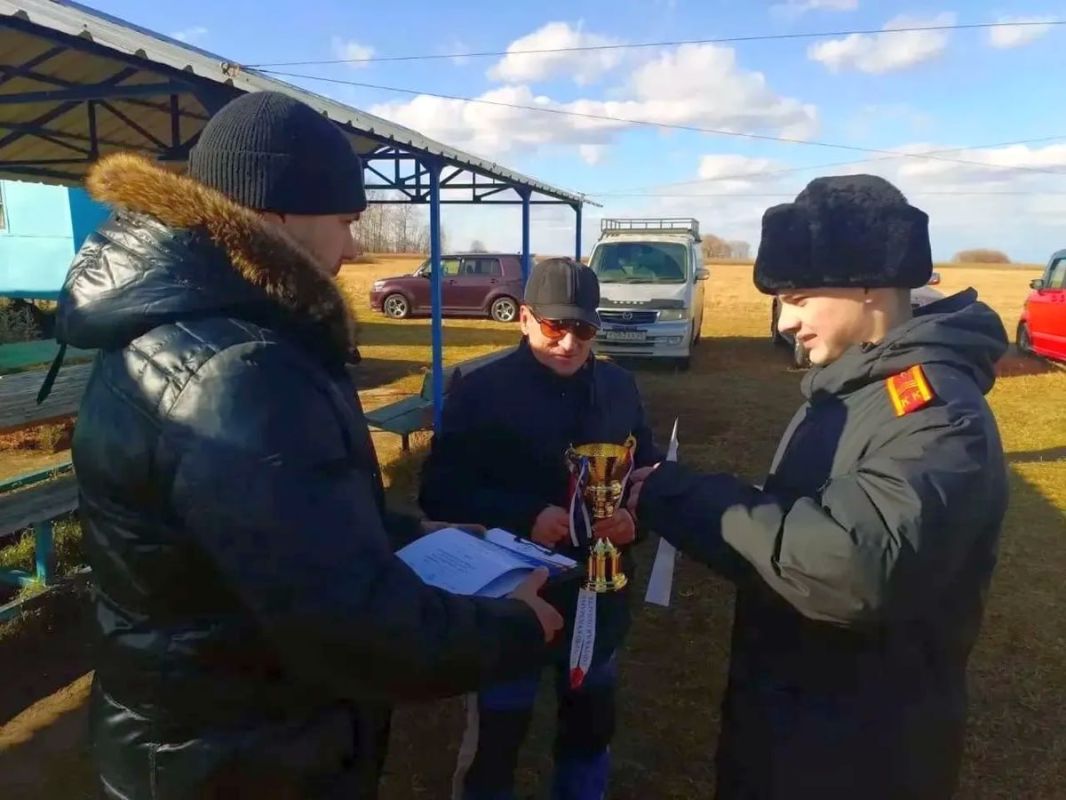 Грациозность полета и точность приземления: в Тамбовском округе на чемпионате определили лучших парашютистов Грациозность полета и точность приземления: в Тамбовском округе на чемпионате определили лучших парашютистов