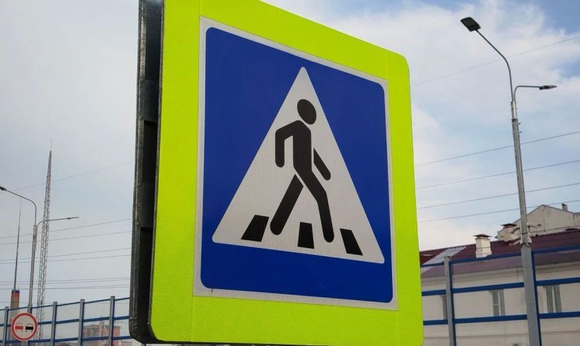 В Свободном грузовик сбил 12-летнего мальчика, который переходил дорогу на зеленый свет