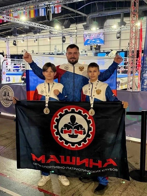 Два амурских бойца взяли серебро на первенстве Европы по муай-тай в Париже Два амурских бойца взяли серебро на первенстве Европы по муай-тай в Париже