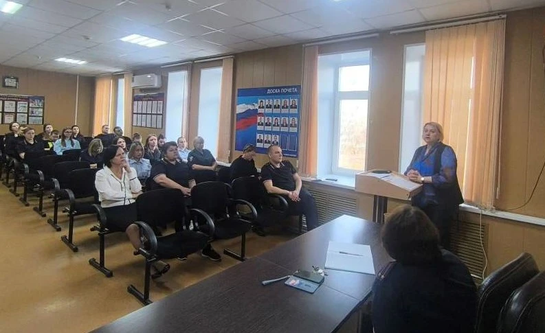 Просветительская лекция о единстве народа прошла в Комсомольском ЛО МВД России на транспорте