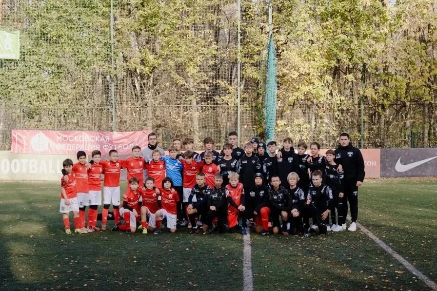 Амурские футболисты провели товарищеские матчи с ведущими клубами России Амурские футболисты провели товарищеские матчи с ведущими клубами России