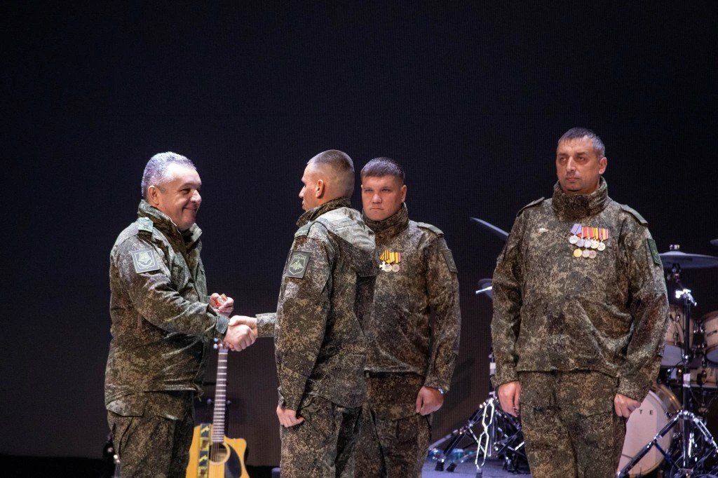 Военнослужащим 35-й армии и волонтёрам Приамурья вручили награды