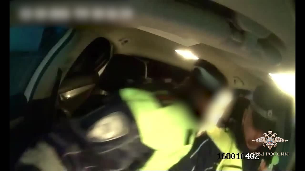 Полицейские доставили задыхавшегося годовалого ребенка в больницу